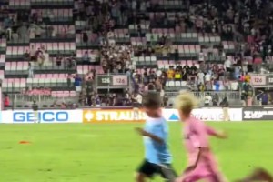 落下风，巴萨9次客场对阵比利时球队输5场（客场不利，巴萨对比利时球队9战5负）