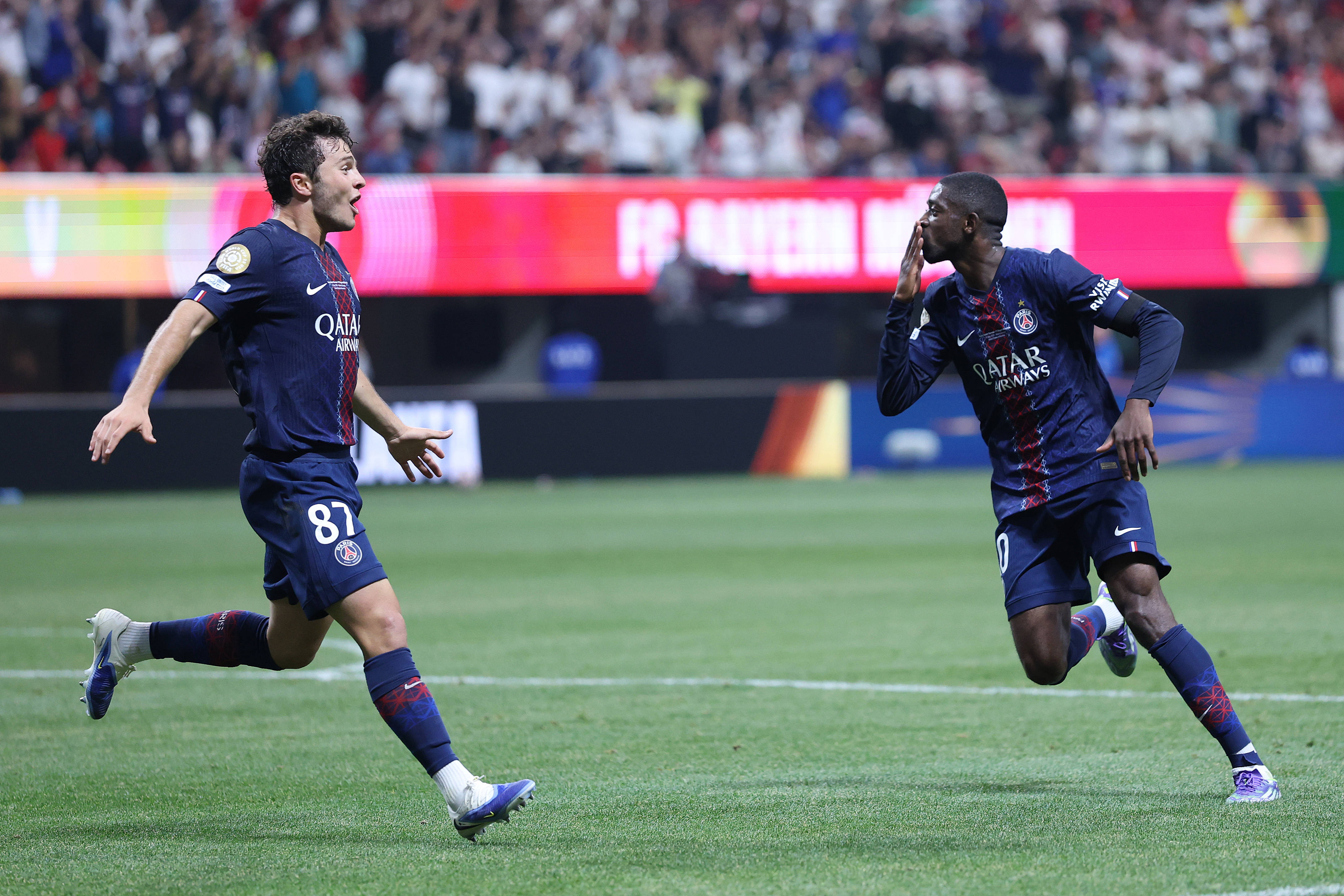 二象性，海港去年进96球刷中超纪录，今年丢44球刷冠军队纪录（两面海港：去年96球创中超进球纪录，今年丢44球创冠军队失球纪录）