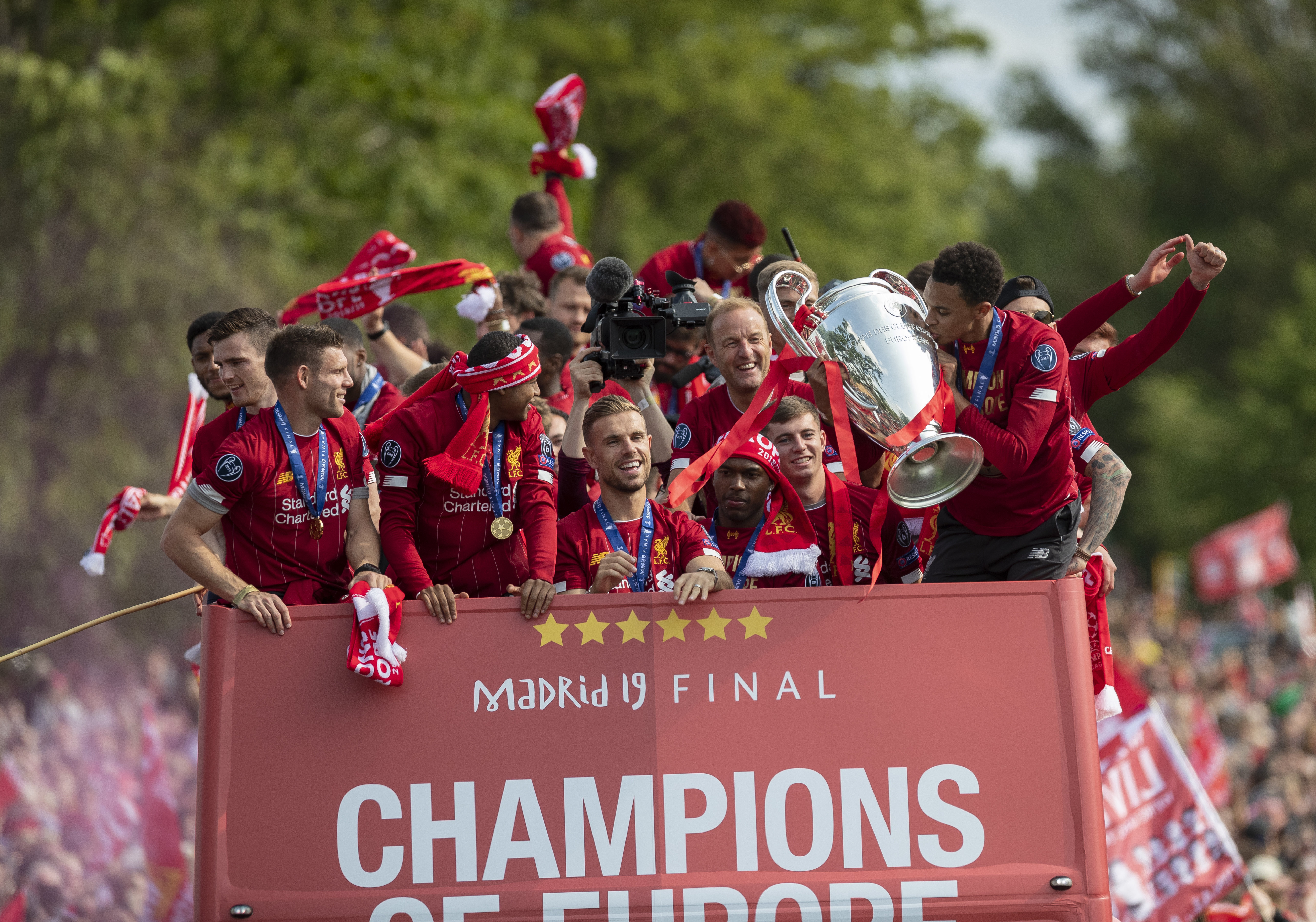 里瓦尔多专栏：如果离开皇马，阿隆索的理想去处是执教利物浦（里瓦尔多专栏：阿隆索若离开皇马，执教利物浦是最佳选择）