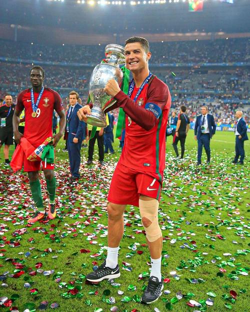 足球国脚留洋再迎利好，与多队进入谈判阶段