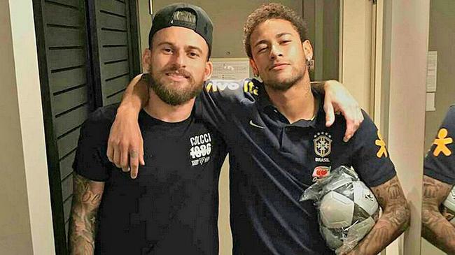 波多尔斯基：现在的拜仁踢得很有统治力；希望阿森纳英超夺冠（波多尔斯基：拜仁展现统治力，盼阿森纳问鼎英超）