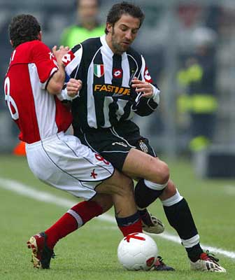 邦本给球队施压，高价没必要留，辽宁铁人引援受阻 李金羽发挥人脉（邦本施压续约，高价不必强留；辽宁铁人引援受阻，李金羽借人脉破局）