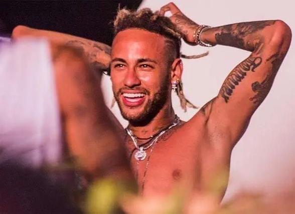 张琳芃：中超夺冠已成为过去，全力以赴打好明天的亚冠比赛（张琳芃：中超冠军已翻篇，明日亚冠全力以赴）