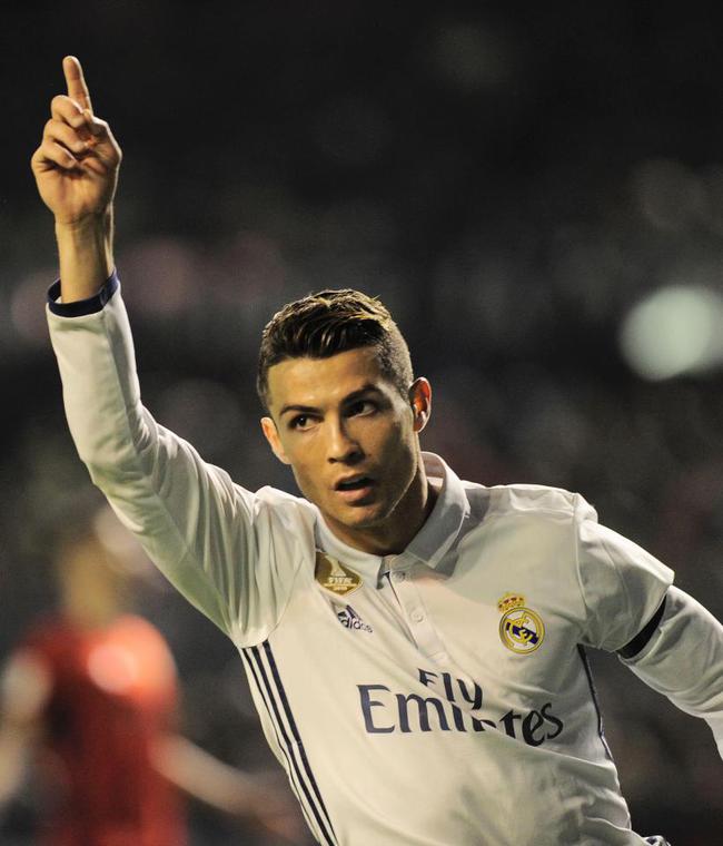 足球报：多支中超球队巨额欠税，以亿元为单位拖欠税款（足球报：多家中超俱乐部拖欠税款，规模以亿元计）