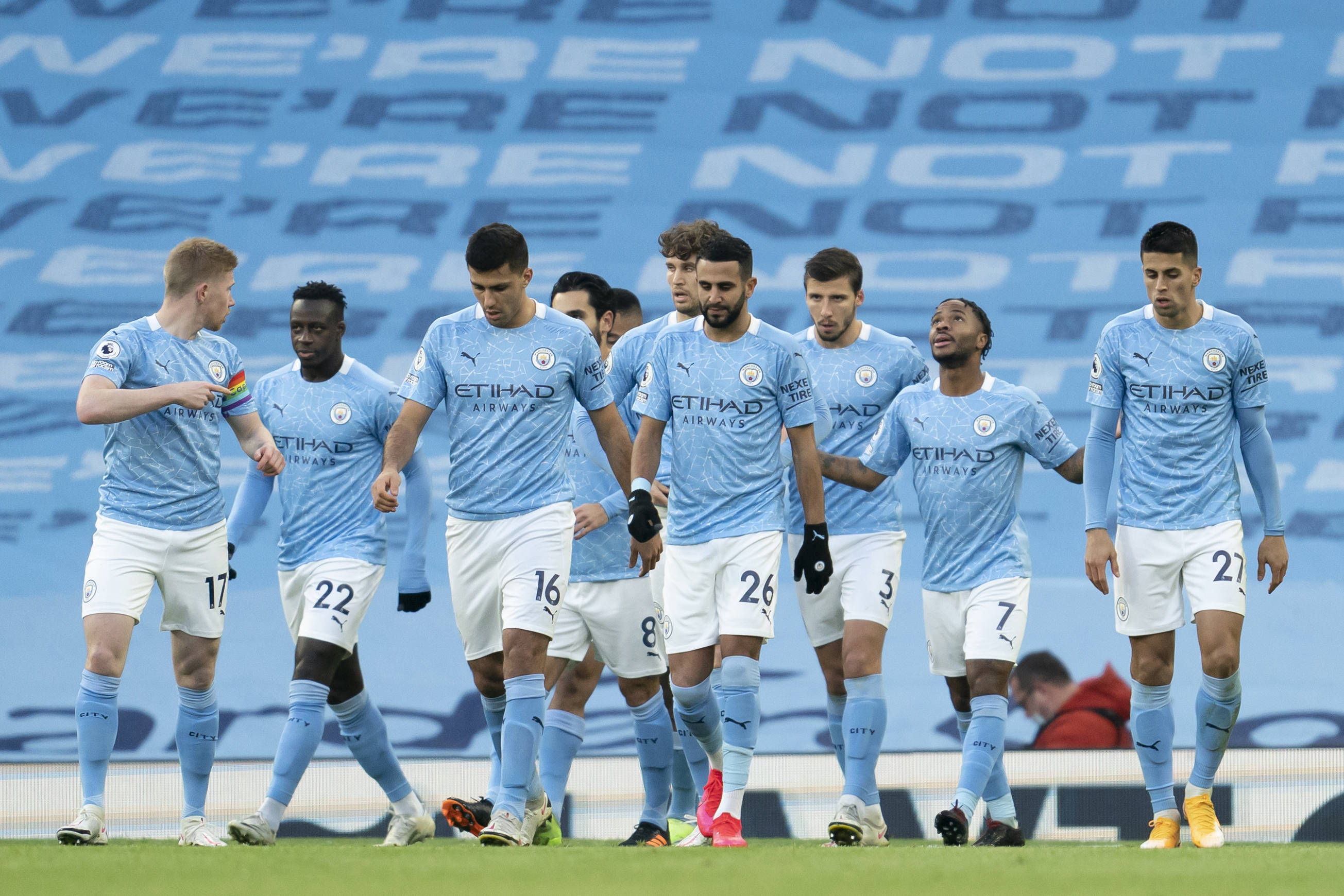 帕潘夸赞吉鲁：他不仅能进球还能防守，甚至还能客串门将（帕潘盛赞吉鲁：能攻善守，必要时还能客串门将）