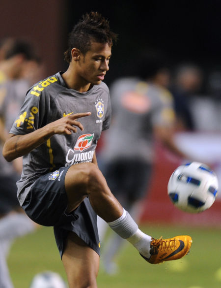 鲁尔：多特小将科尔-坎贝尔就转会接触了中日德兰和图尔贝里（鲁尔：中日德兰、图尔贝里已就引进多特小将科尔-坎贝尔展开接触）