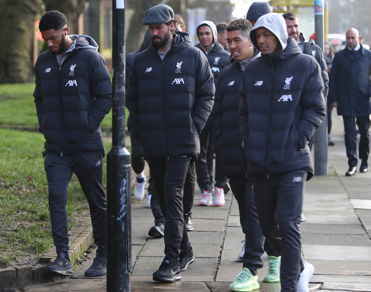 中超：武汉三镇2-0战胜上海申花（中超战报：武汉三镇2比0击败上海申花）