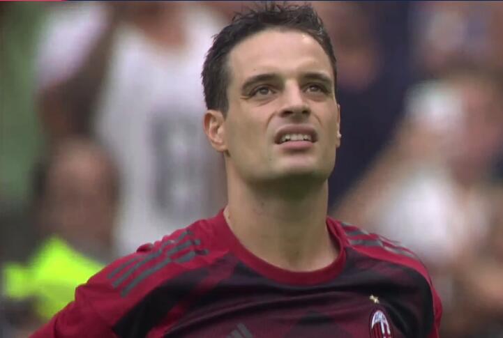 WAZ评沙尔克球员表现：两边翼卫灾难发挥，卡里乌斯超神（WAZ球员评分：沙尔克两翼卫失常，卡里乌斯神勇救主）